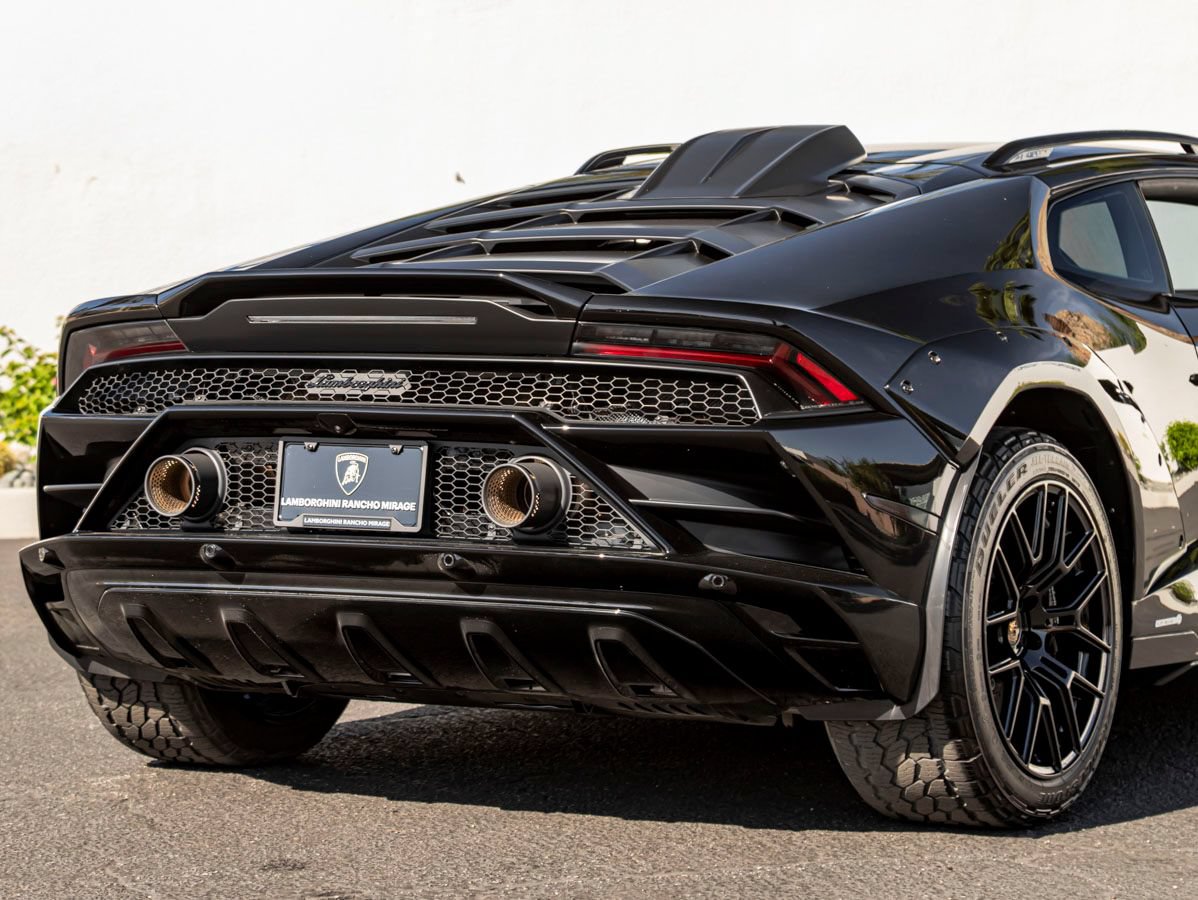 Used 2024 Lamborghini Huracan Sterrato AWD/4WD image 7