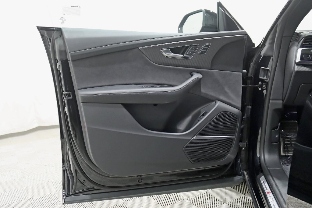 Used 2026 Audi RS Q8 performance AWD/4WD image 37