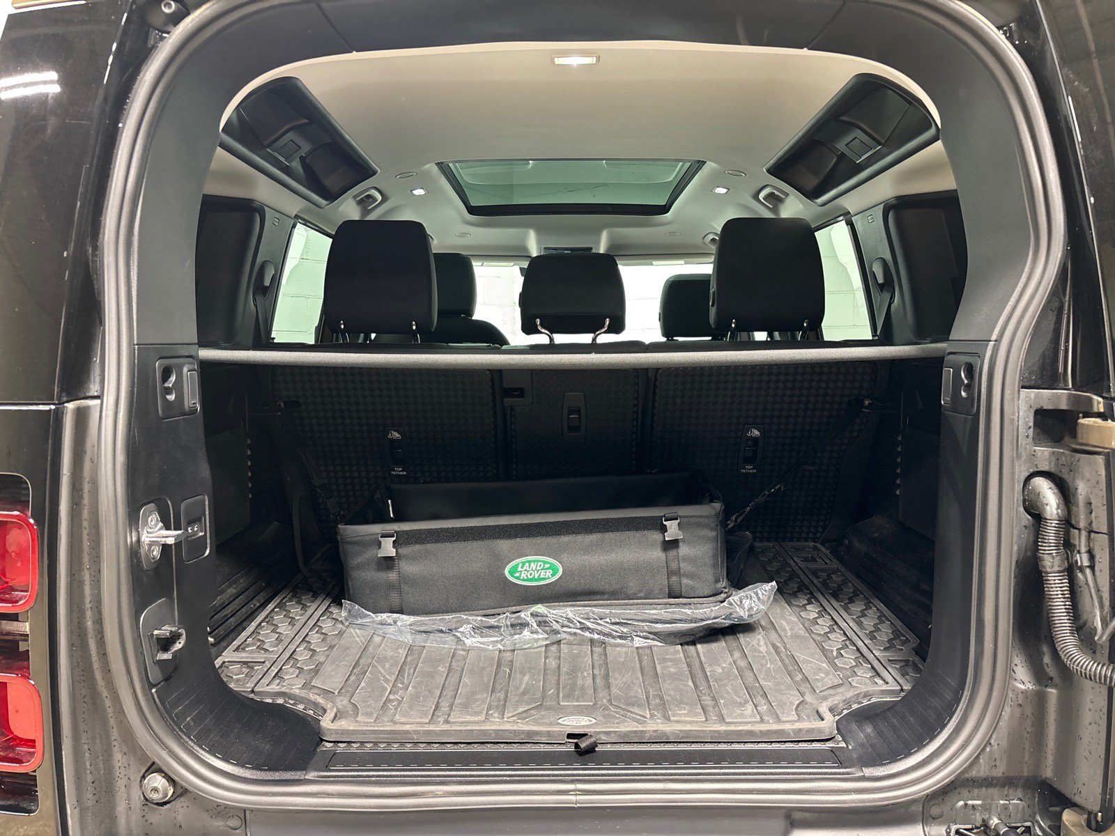 New 2025 Land Rover Defender 110 S AWD/4WD image 41
