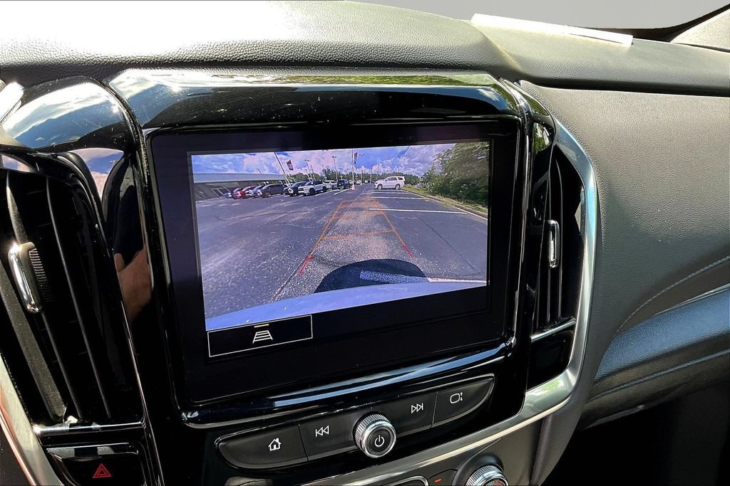 Used 2023 Chevrolet Traverse LT AWD/4WD image 16