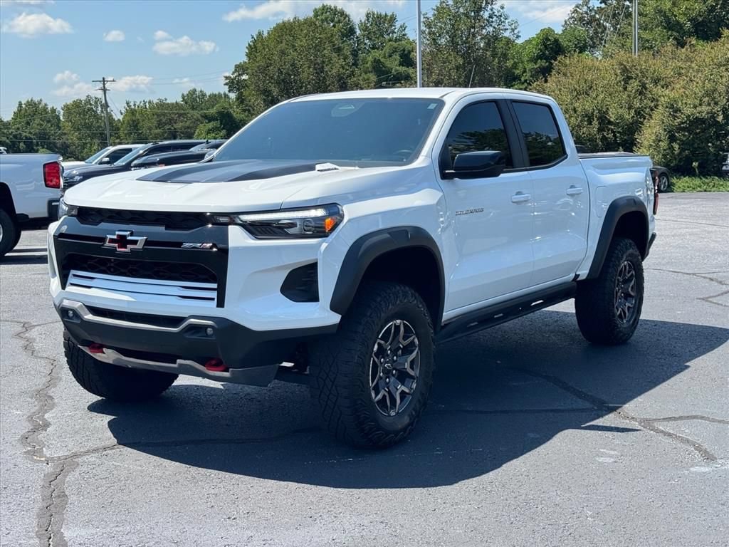Used 2025 Chevrolet Colorado ZR2 AWD/4WD image 7