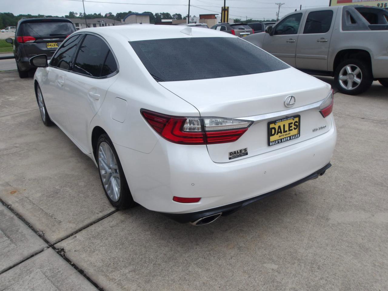 Used 2016 Lexus ES 350 w/ Luxury Package w/Wood Trim FWD image 14