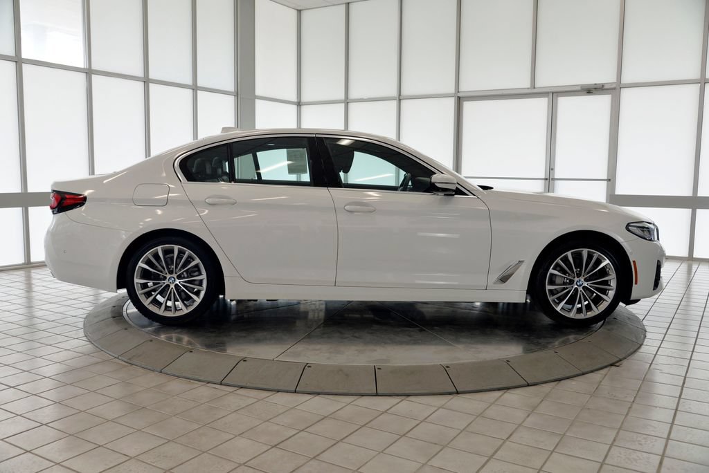 Used 2021 BMW 530e xDrive AWD/4WD image 9