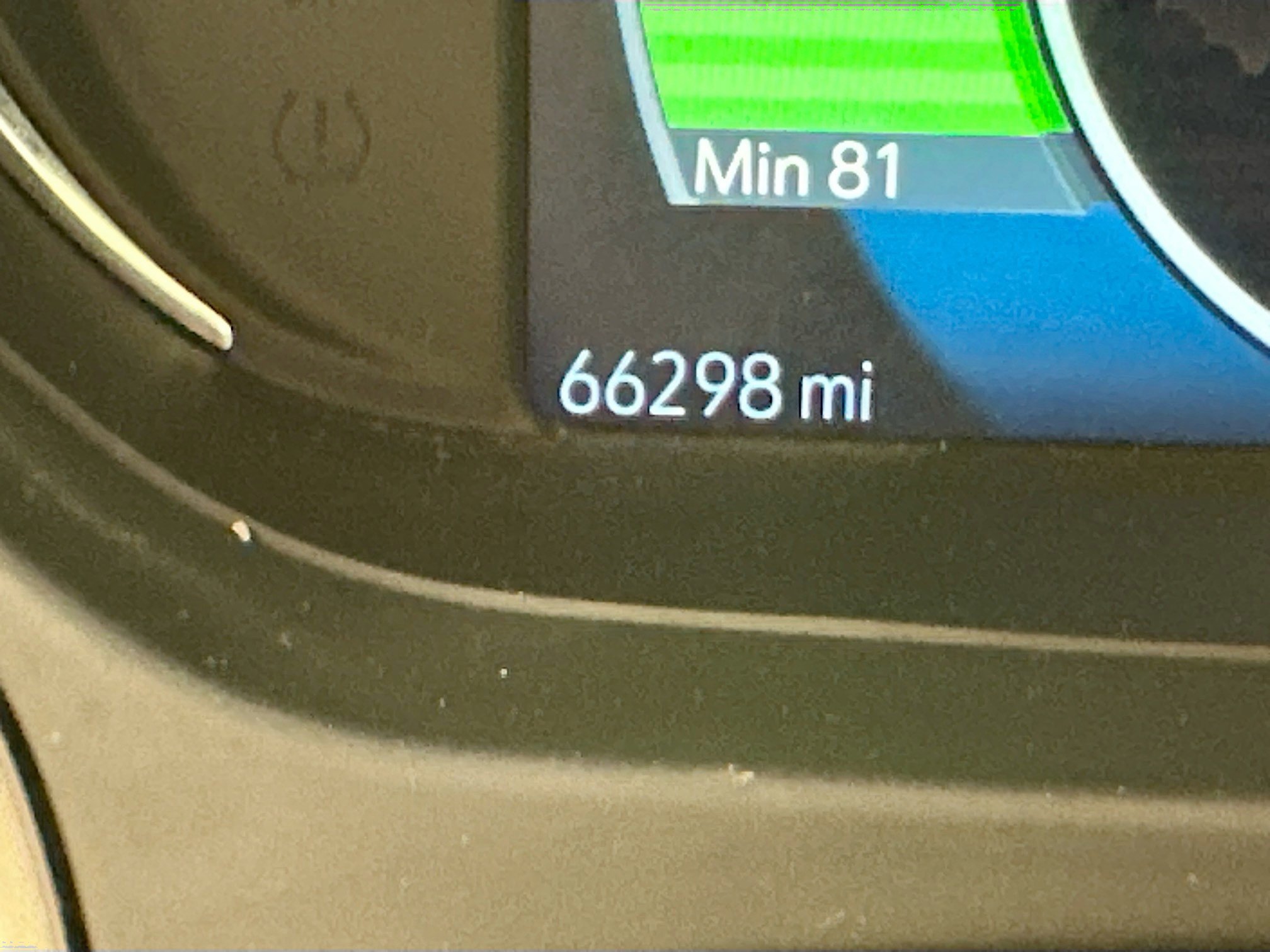 Used 2017 Chevrolet Bolt Premier w/ Driver Confidence II Package image 19