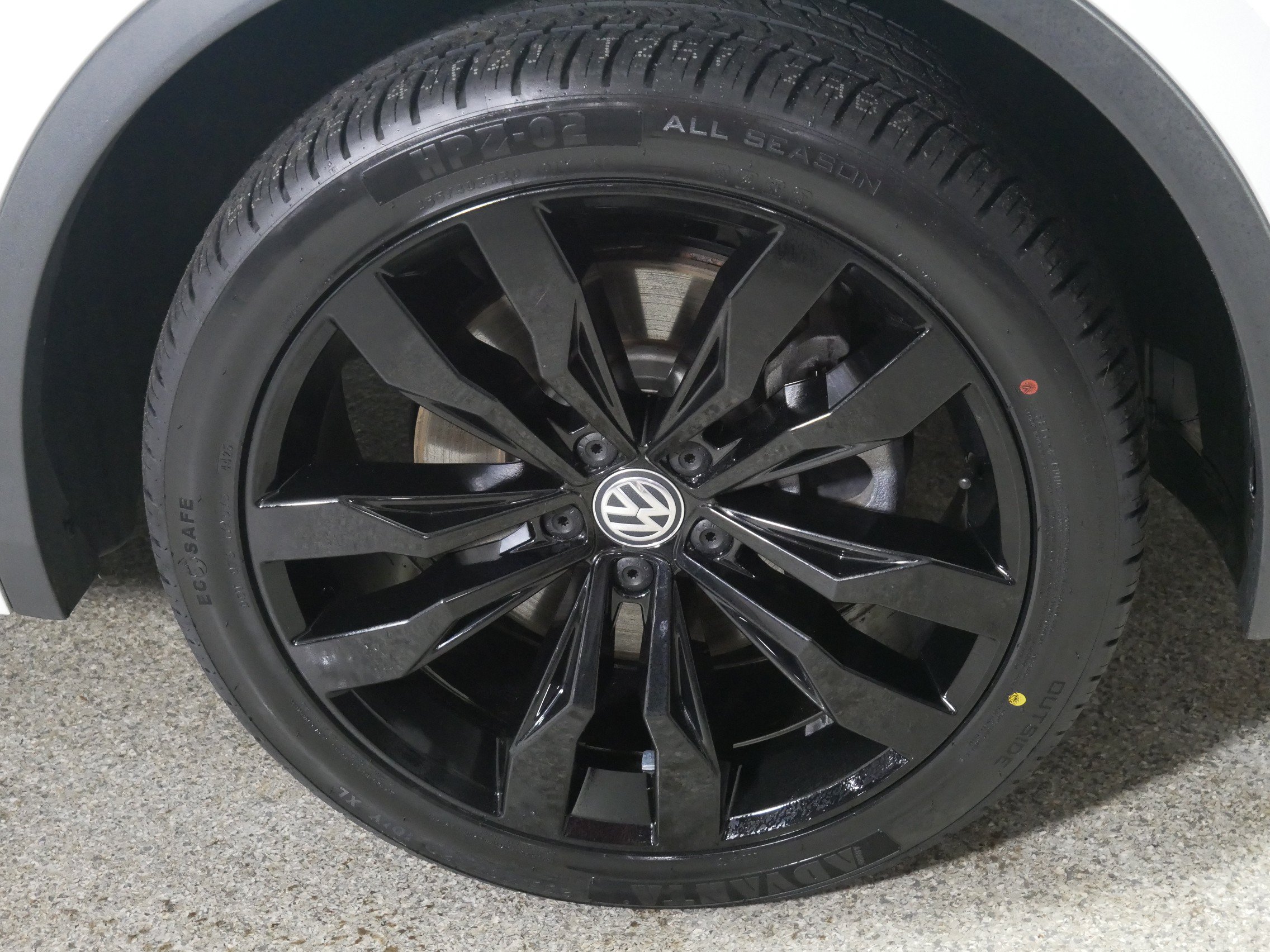 Used 2021 Volkswagen Tiguan SE R-Line AWD/4WD image 15