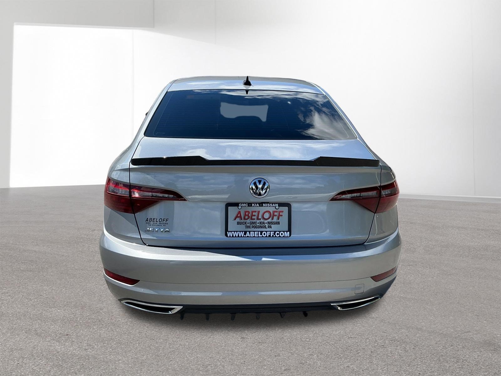 Used 2021 Volkswagen Jetta R-Line w/ R-Line Cold Weather Package FWD image 4