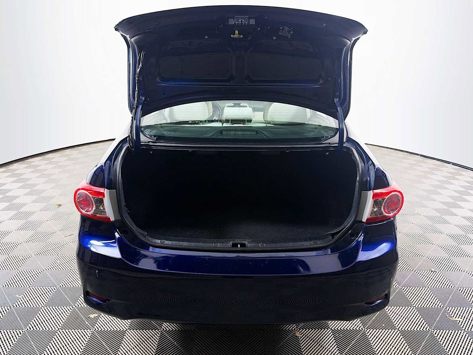 Used 2012 Toyota Corolla LE image 21