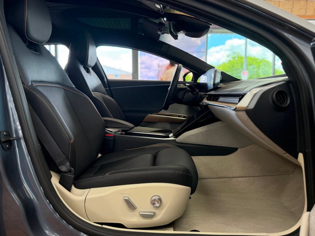 Used 2025 Lucid Air Touring AWD/4WD image 19