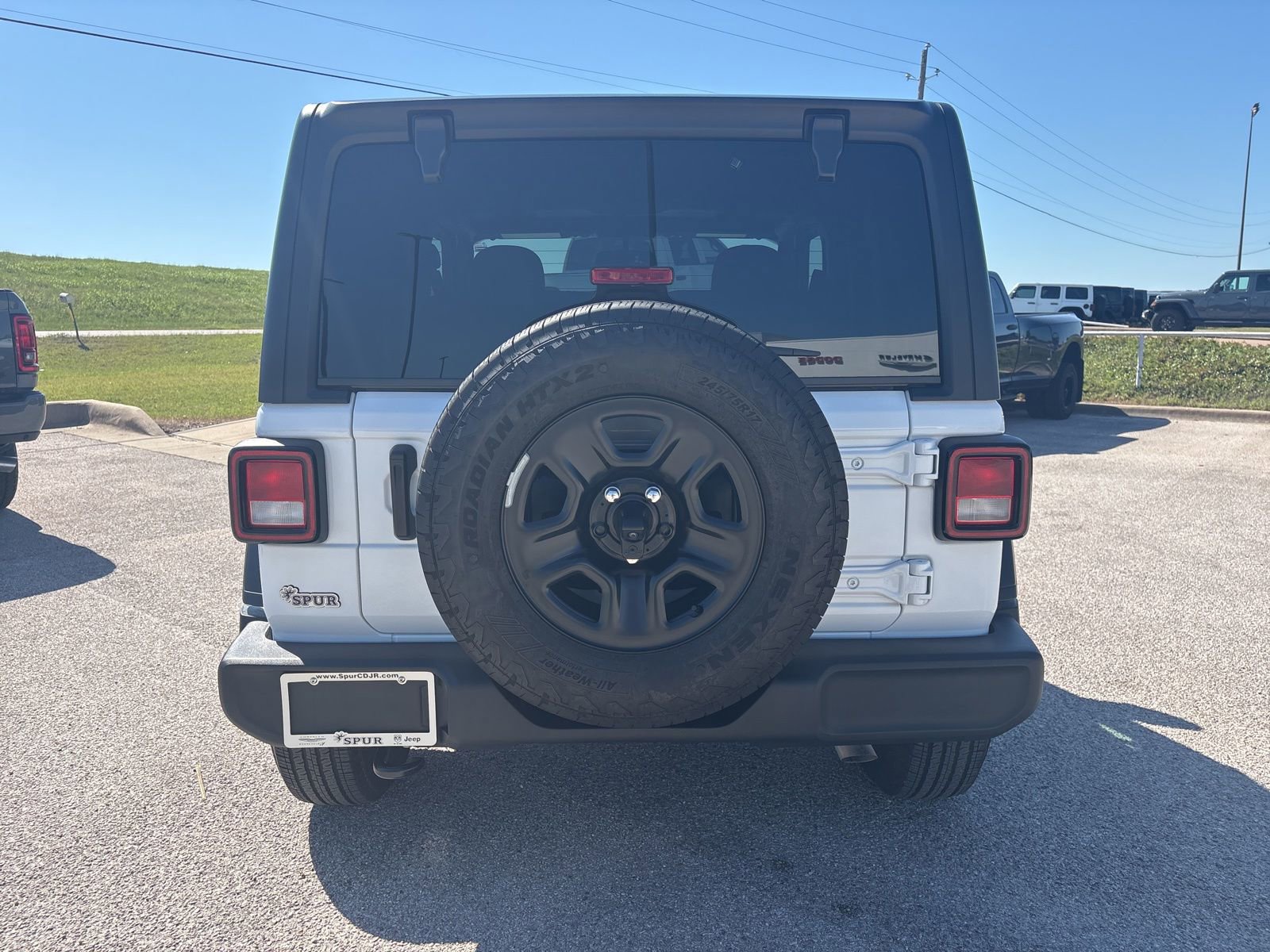Used 2025 Jeep Wrangler Sport AWD/4WD image 5