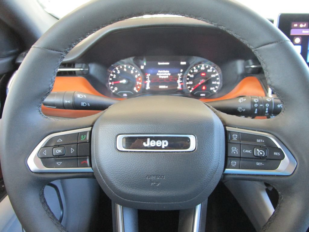 Used 2023 Jeep Compass Limited AWD/4WD image 31