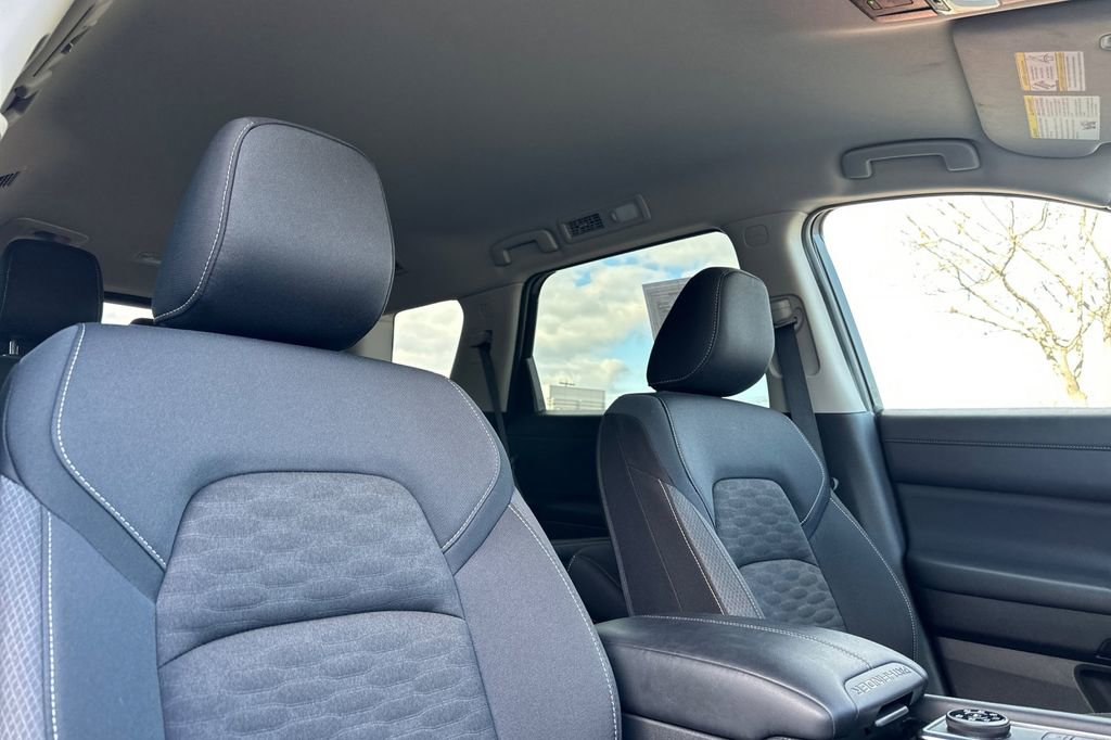 Used 2024 Nissan Pathfinder SV AWD/4WD image 18