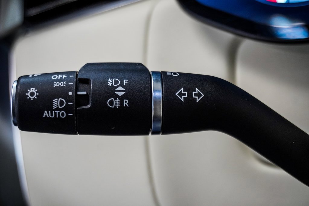 Used 2023 Land Rover Range Rover SE image 35