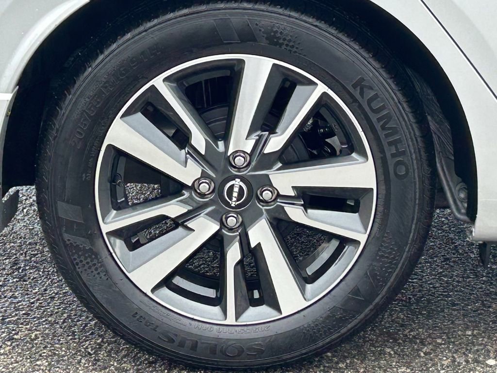 Used 2025 Nissan Versa SV w/ Trunk Package image 7