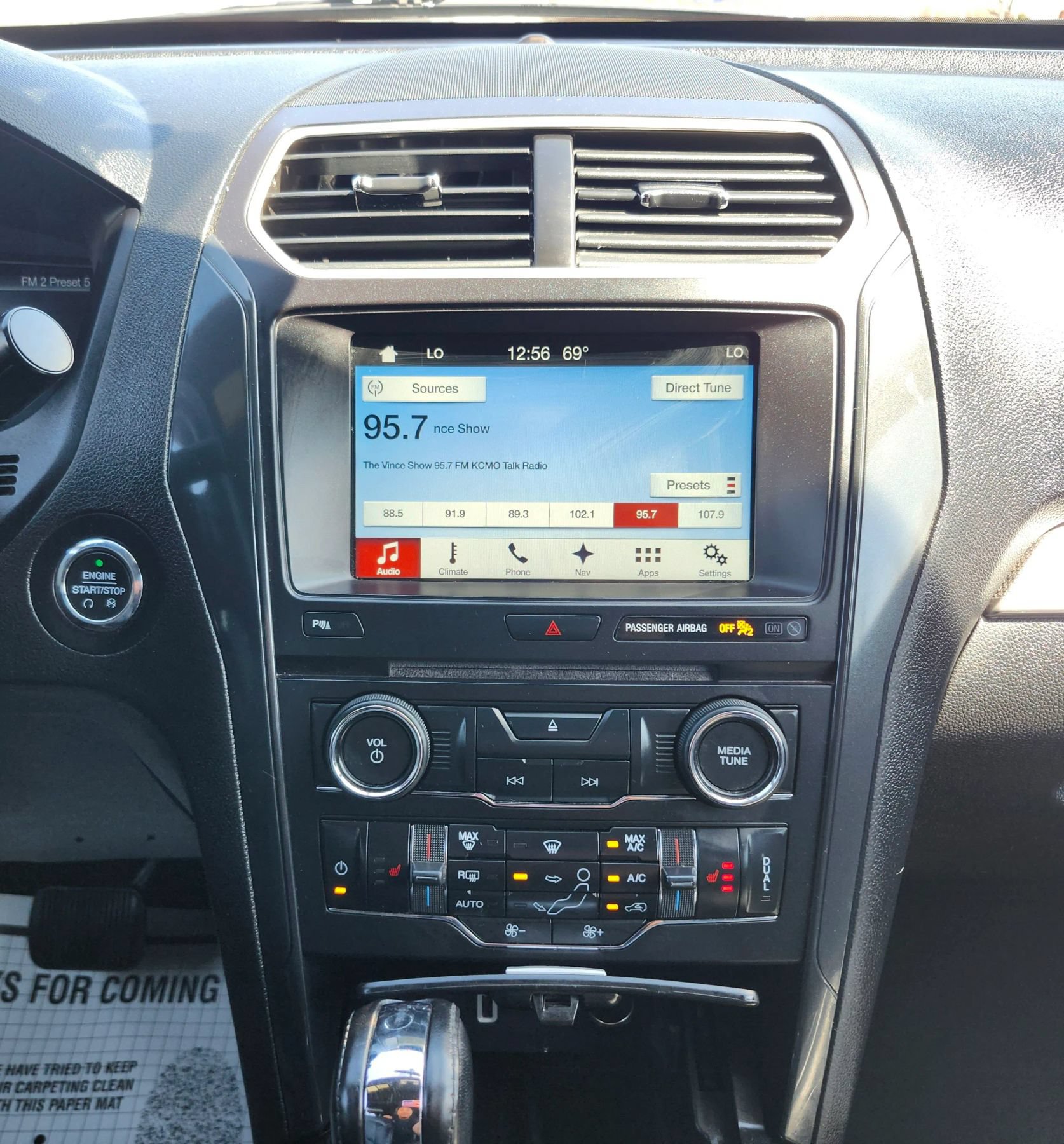 Used 2017 Ford Explorer XLT w/ Equipment Group 202A AWD/4WD image 31