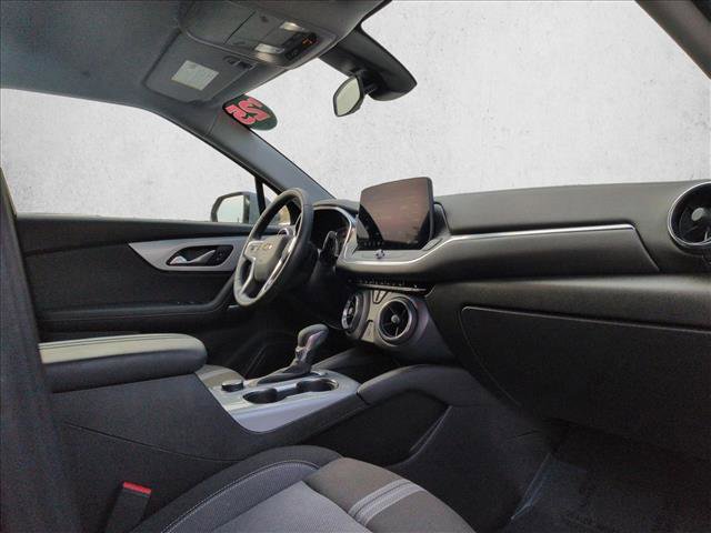 Used 2025 Chevrolet Blazer LT AWD/4WD image 21