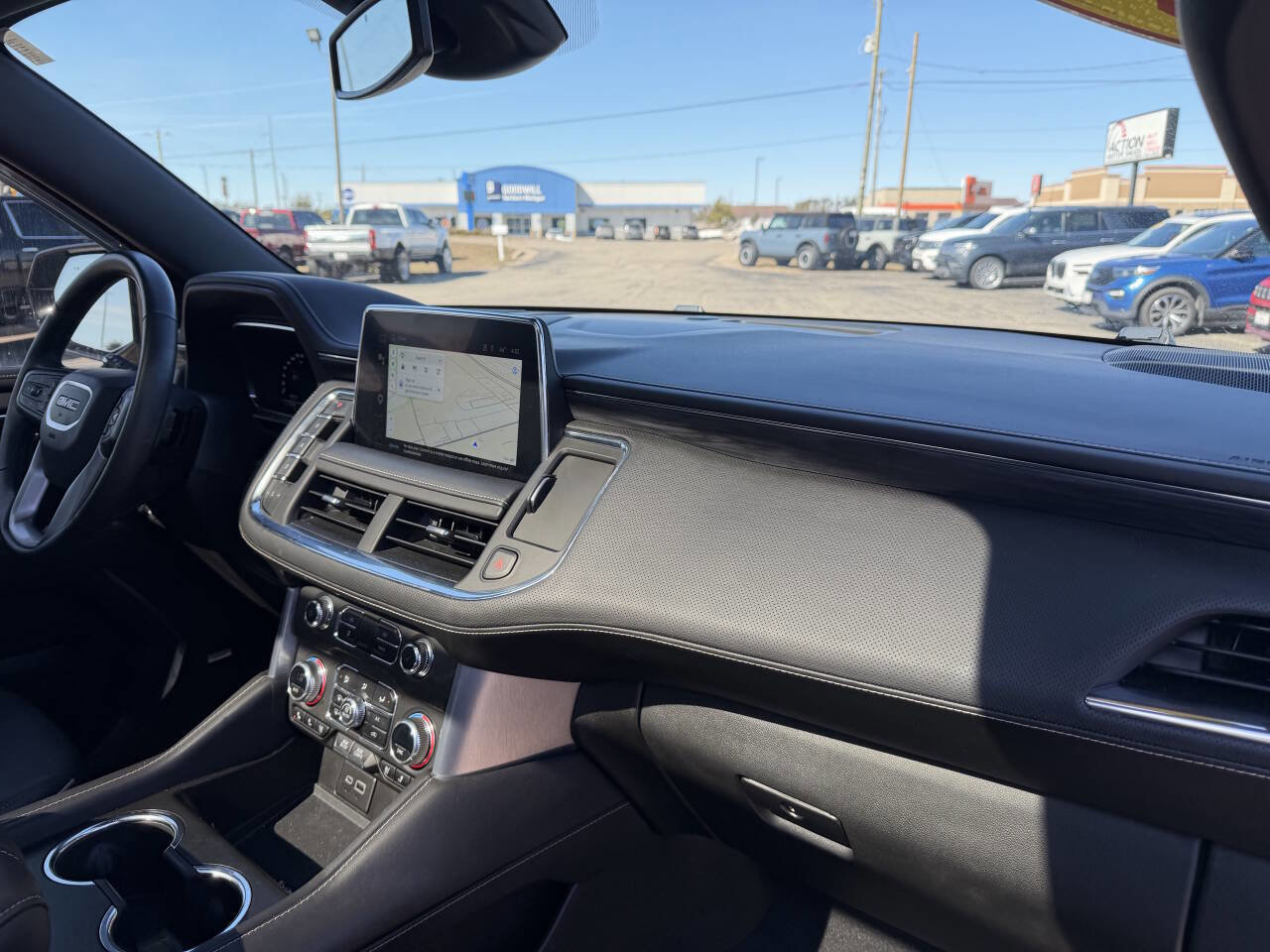 Used 2023 GMC Yukon SLT w/ SLT Luxury Package image 54