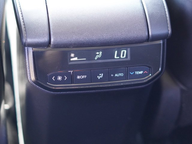 Certified 2021 Toyota Highlander Limited AWD/4WD image 41