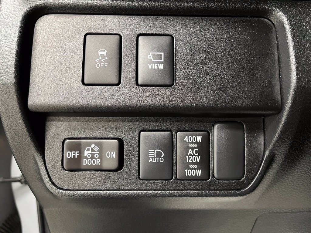 Used 2020 Toyota Tacoma TRD Sport w/ TRD Premium Sport Package AWD/4WD image 30