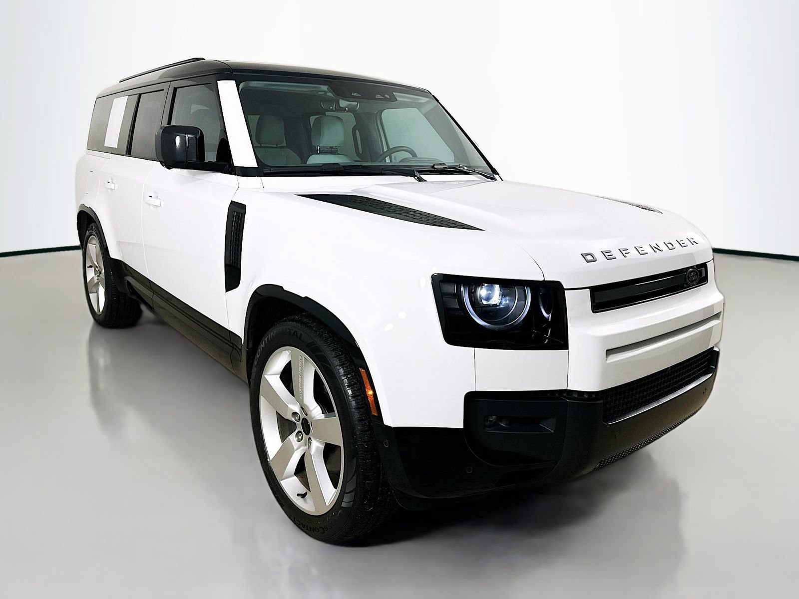 New 2026 Land Rover Defender 130 X-Dynamic SE AWD/4WD image 3