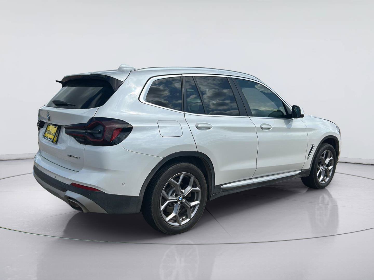 Used 2023 BMW X3 xDrive30i AWD/4WD image 4