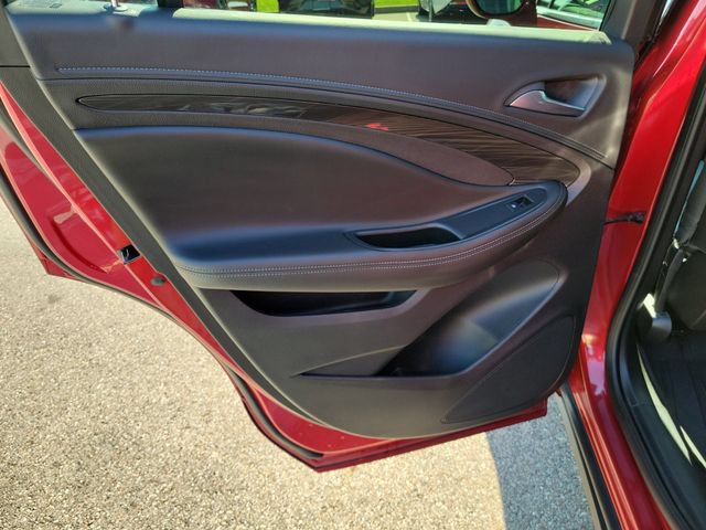 Used 2019 Buick Envision Essence FWD image 14