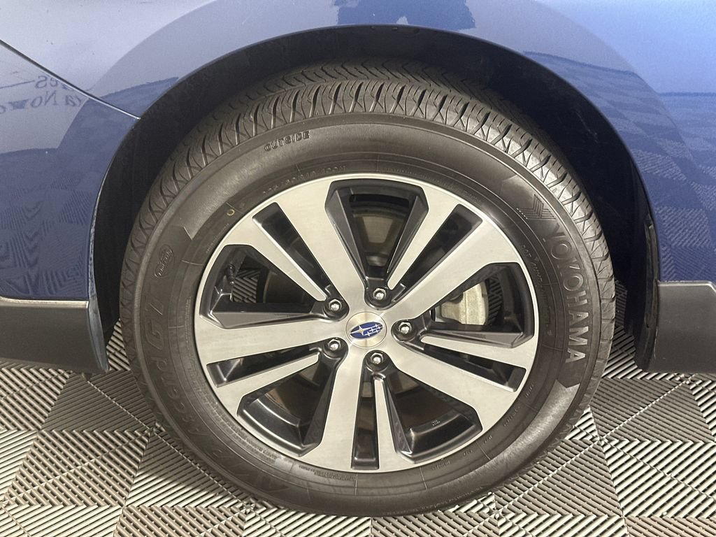 Used 2019 Subaru Outback 2.5i Limited AWD/4WD image 11