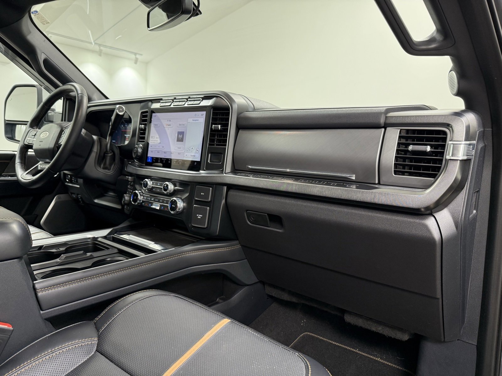 Used 2024 Ford F350 Platinum image 35