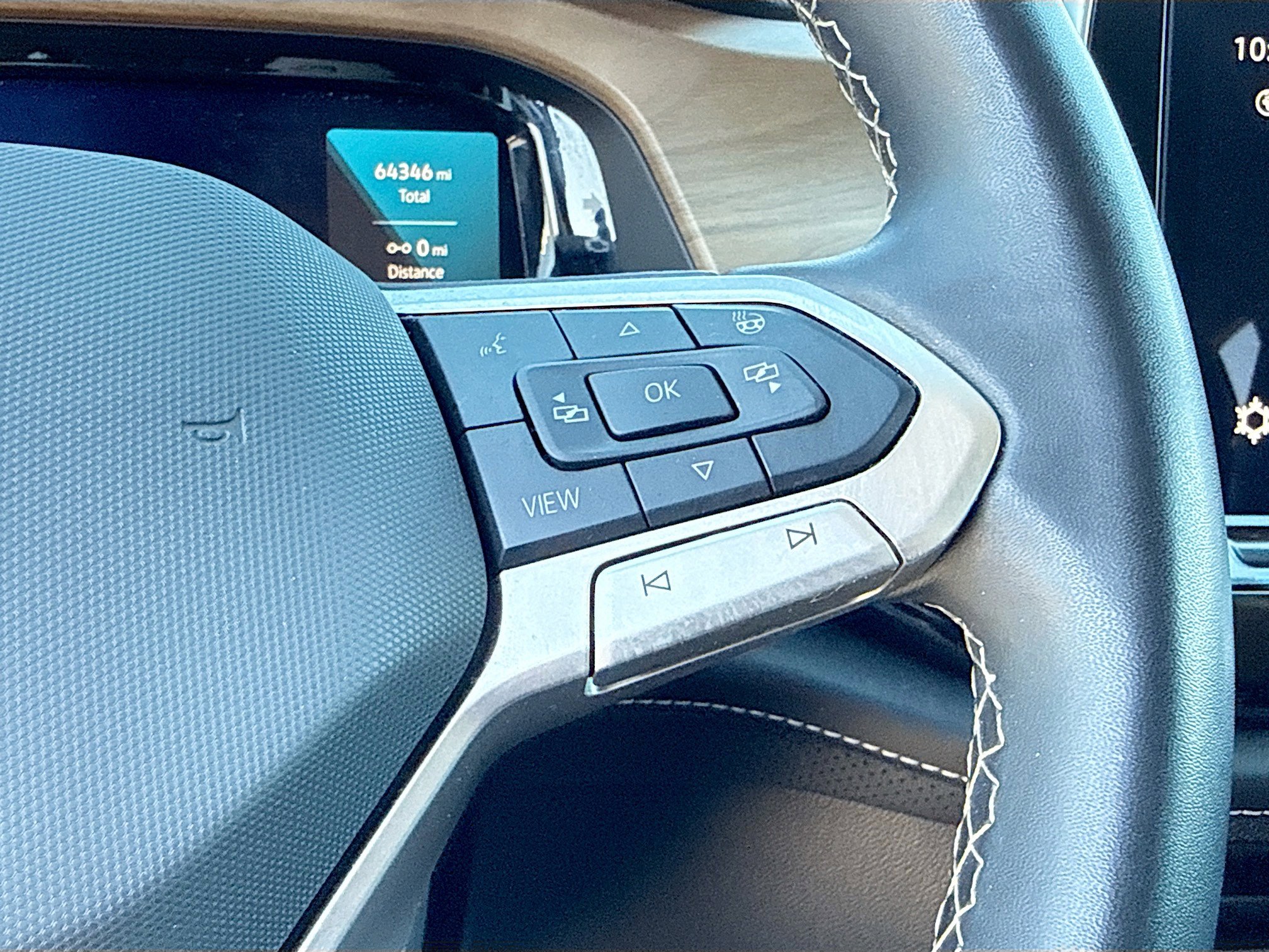 Used 2024 Volkswagen Atlas SE image 38