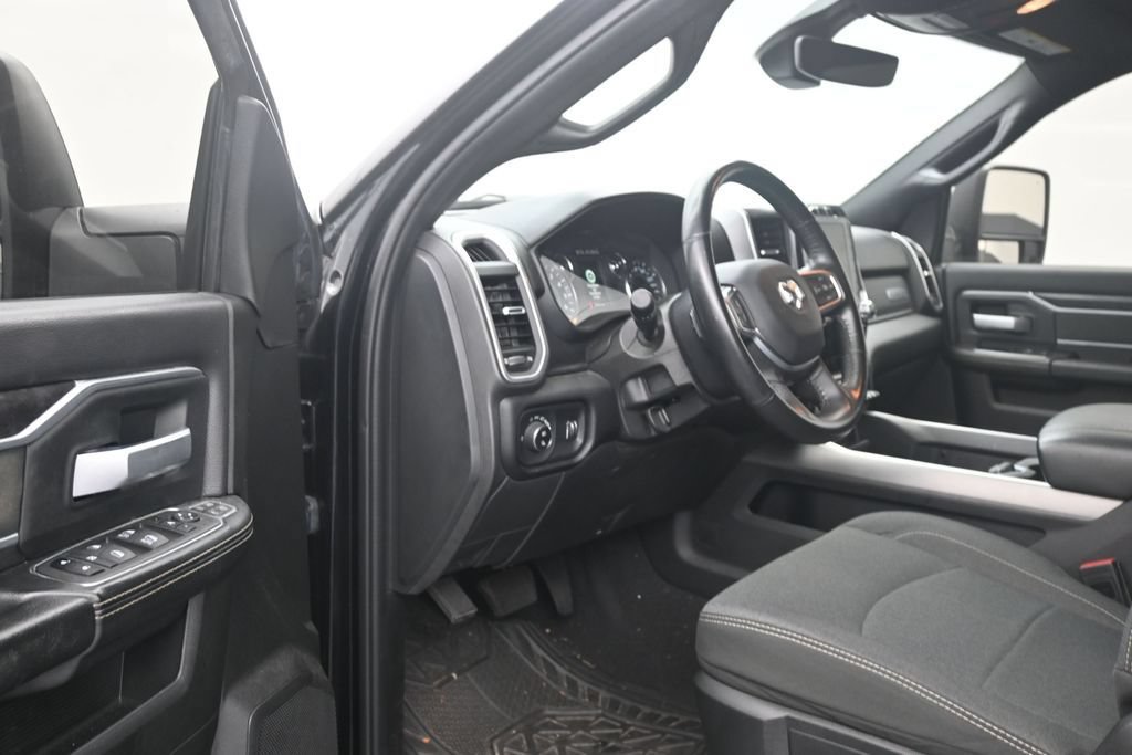Used 2024 RAM 2500 Big Horn w/ Night Edition AWD/4WD image 10