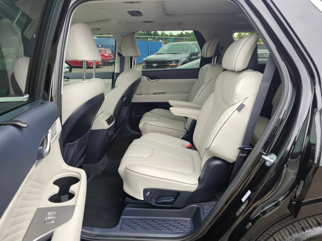 Used 2025 Hyundai Palisade Calligraphy AWD/4WD image 12