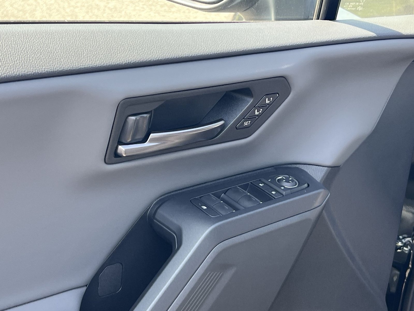 New 2026 Toyota RAV4 XSE AWD/4WD image 10