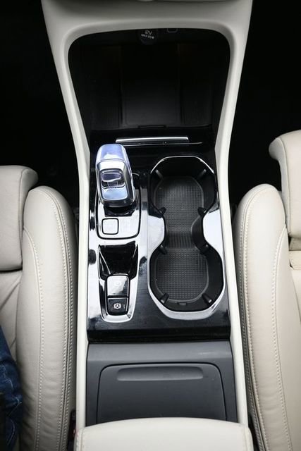 Used 2023 Volvo XC40 B5 Ultimate w/ Climate Package AWD/4WD image 11
