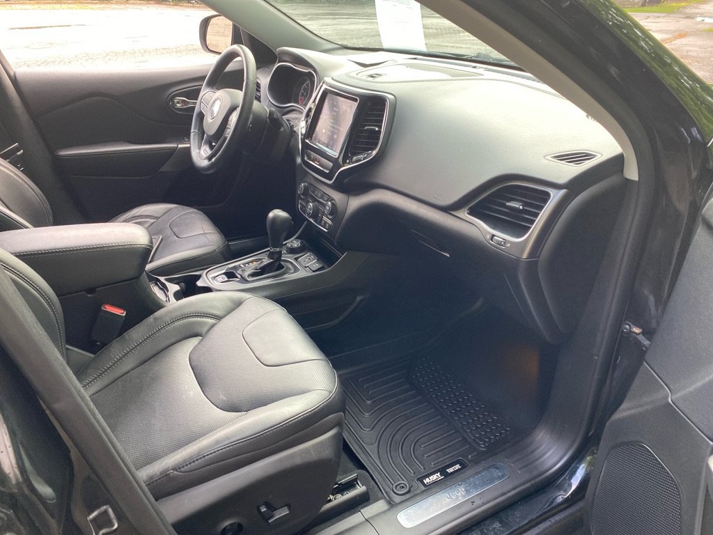 Used 2019 Jeep Cherokee Limited AWD/4WD image 24