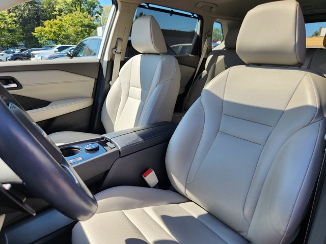 Certified 2023 Nissan Rogue SV w/ SV Premium B Package AWD/4WD image 7