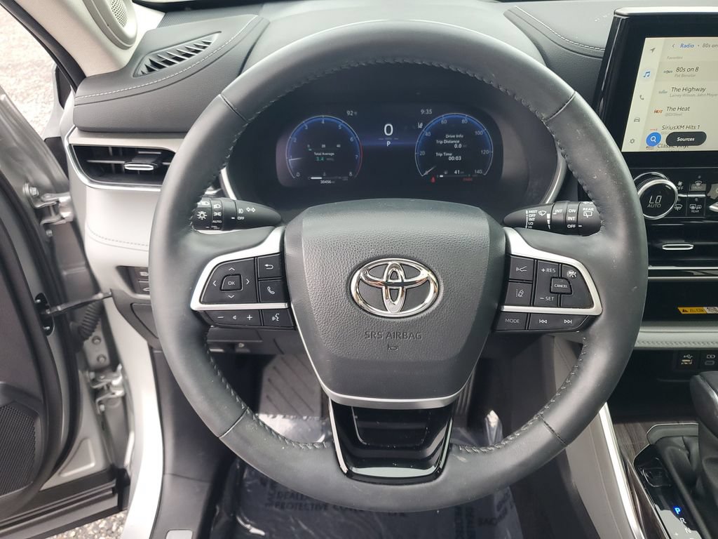 Used 2024 Toyota Highlander Limited AWD/4WD image 13