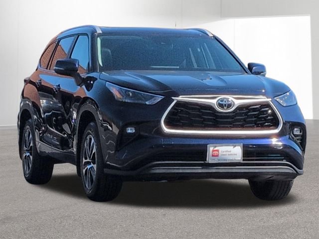 Certified 2025 Toyota Highlander XLE AWD/4WD image 3