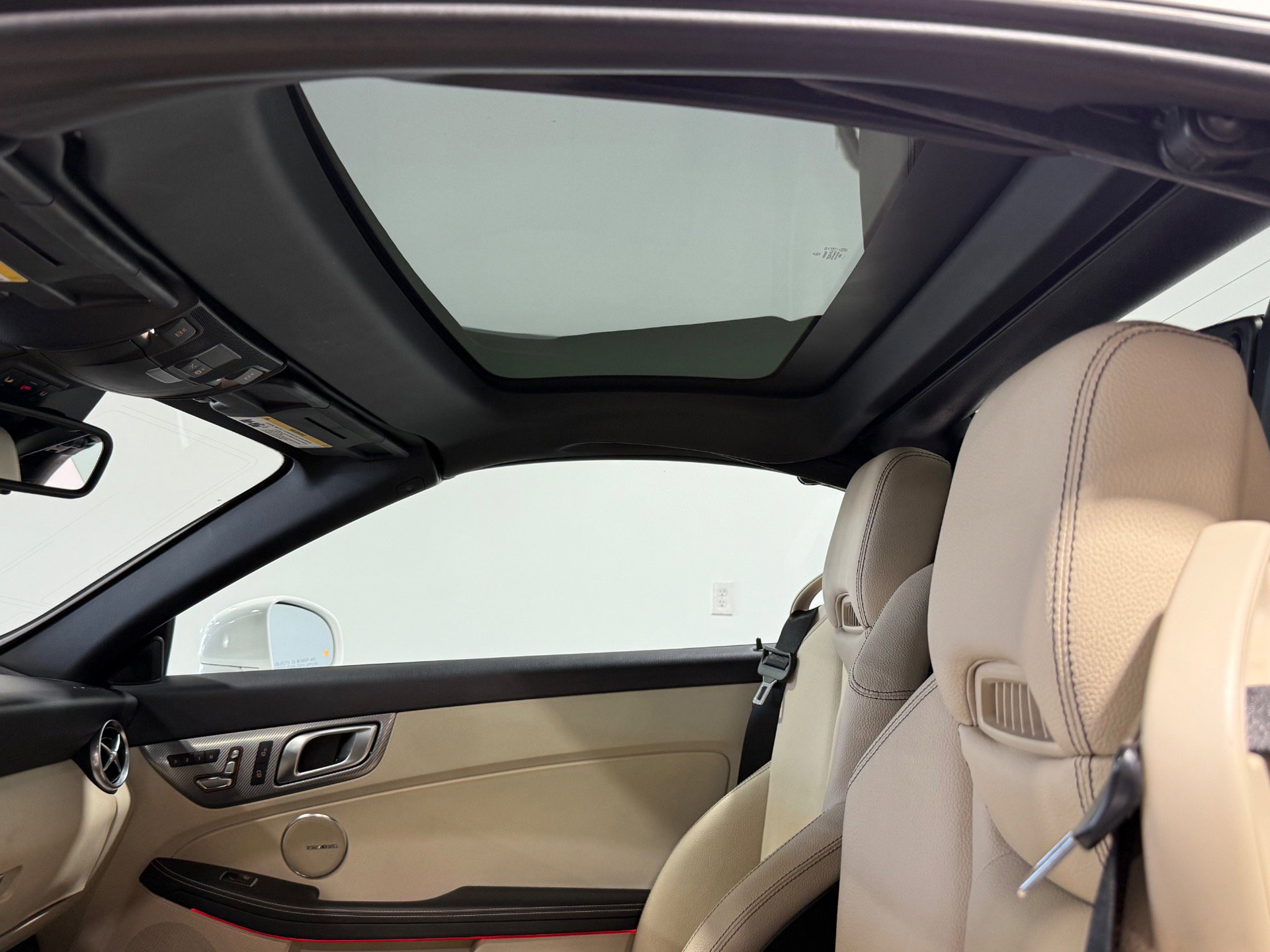 Used 2017 Mercedes-Benz SLC 300 w/ Premium 2 Package image 31