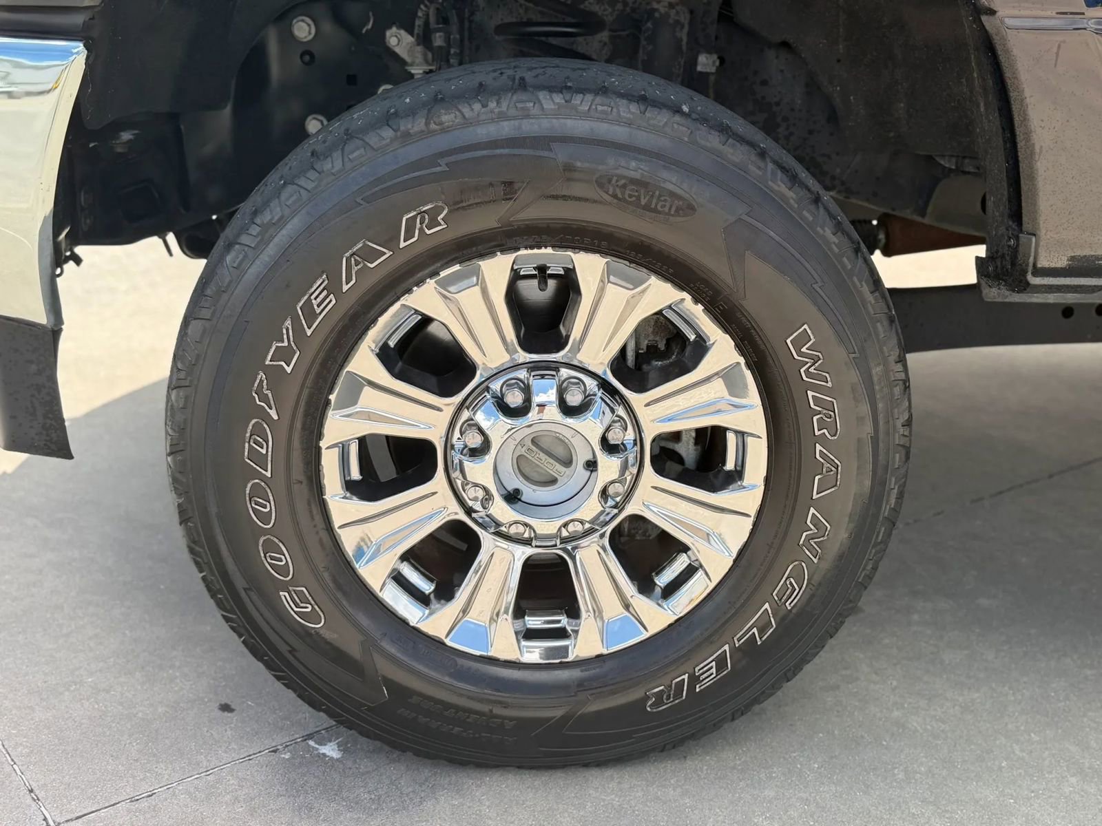 Used 2019 Ford F250 XLT w/ XLT Premium Package AWD/4WD image 16