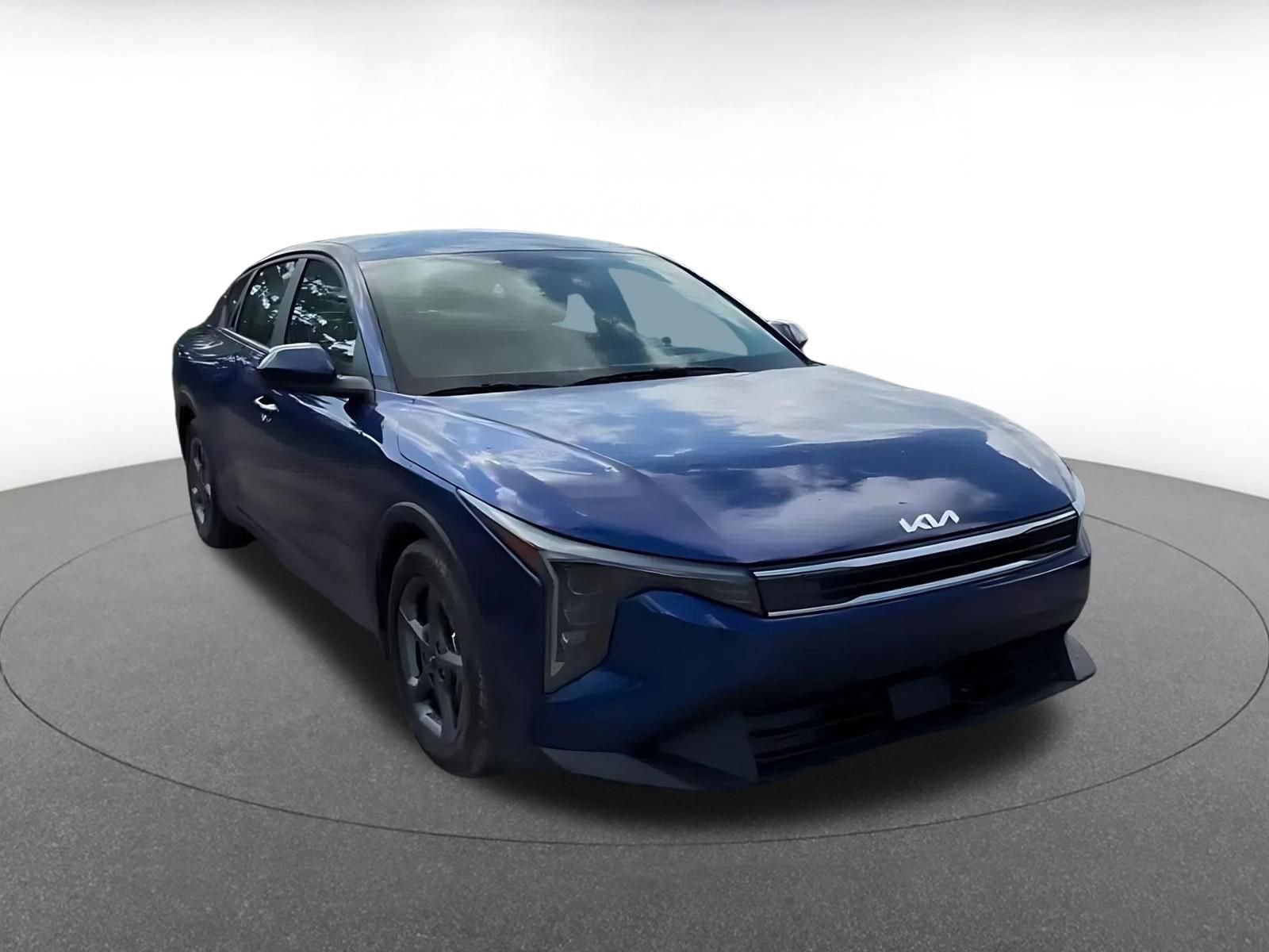 Used 2025 Kia K4 FWD image 3