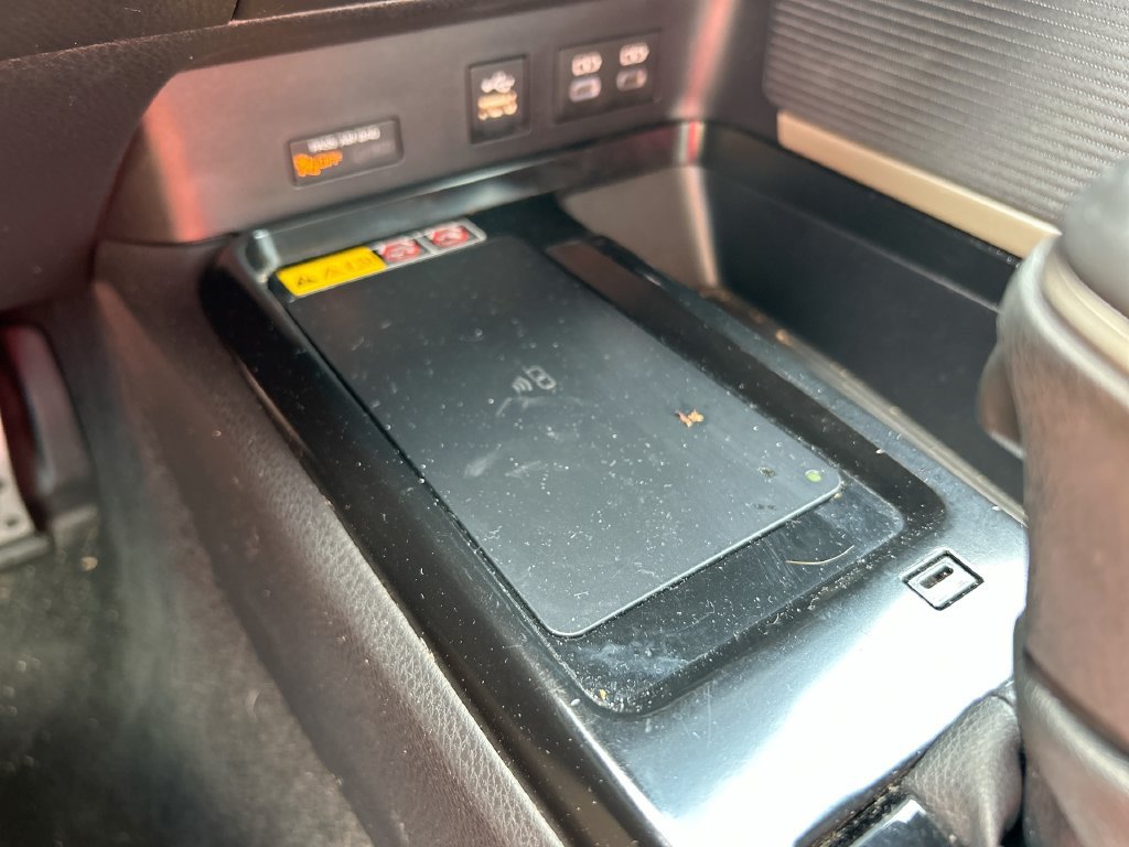 Used 2025 Toyota Camry SE FWD image 35