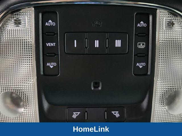 Used 2017 Chrysler 300 S w/ 300S Premium Group AWD/4WD image 18