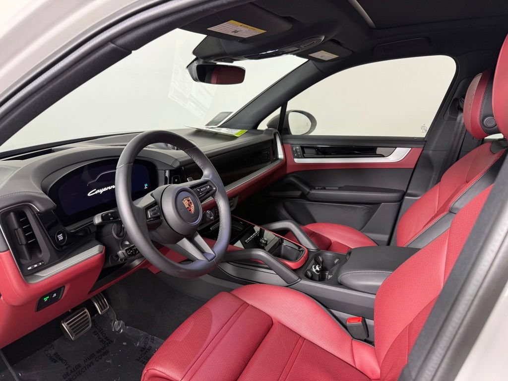 Certified 2025 Porsche Cayenne S AWD/4WD image 4