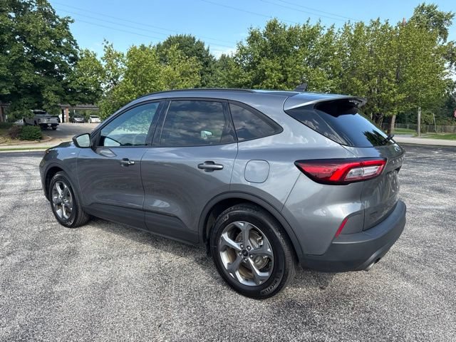 Used 2025 Ford Escape ST-Line FWD image 3