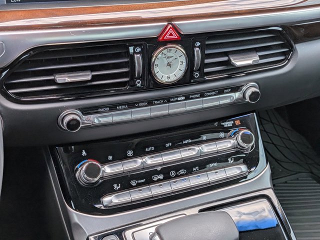 Used 2018 Genesis G90 5.0 Ultimate RWD image 12