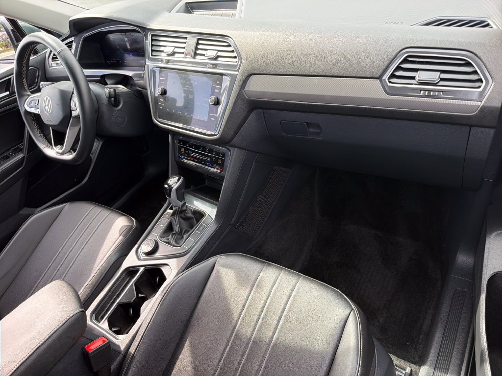 Certified 2024 Volkswagen Tiguan SE w/ MDO Package, Two-Row AWD/4WD image 26