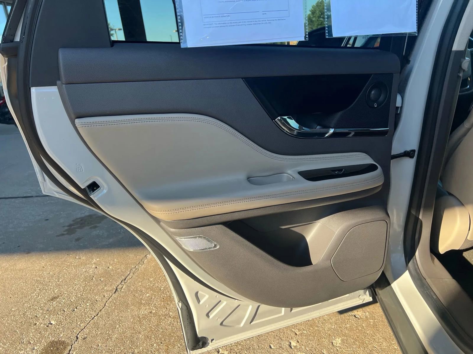 Used 2021 Lincoln Corsair Reserve w/ Equipment Group 201A image 15