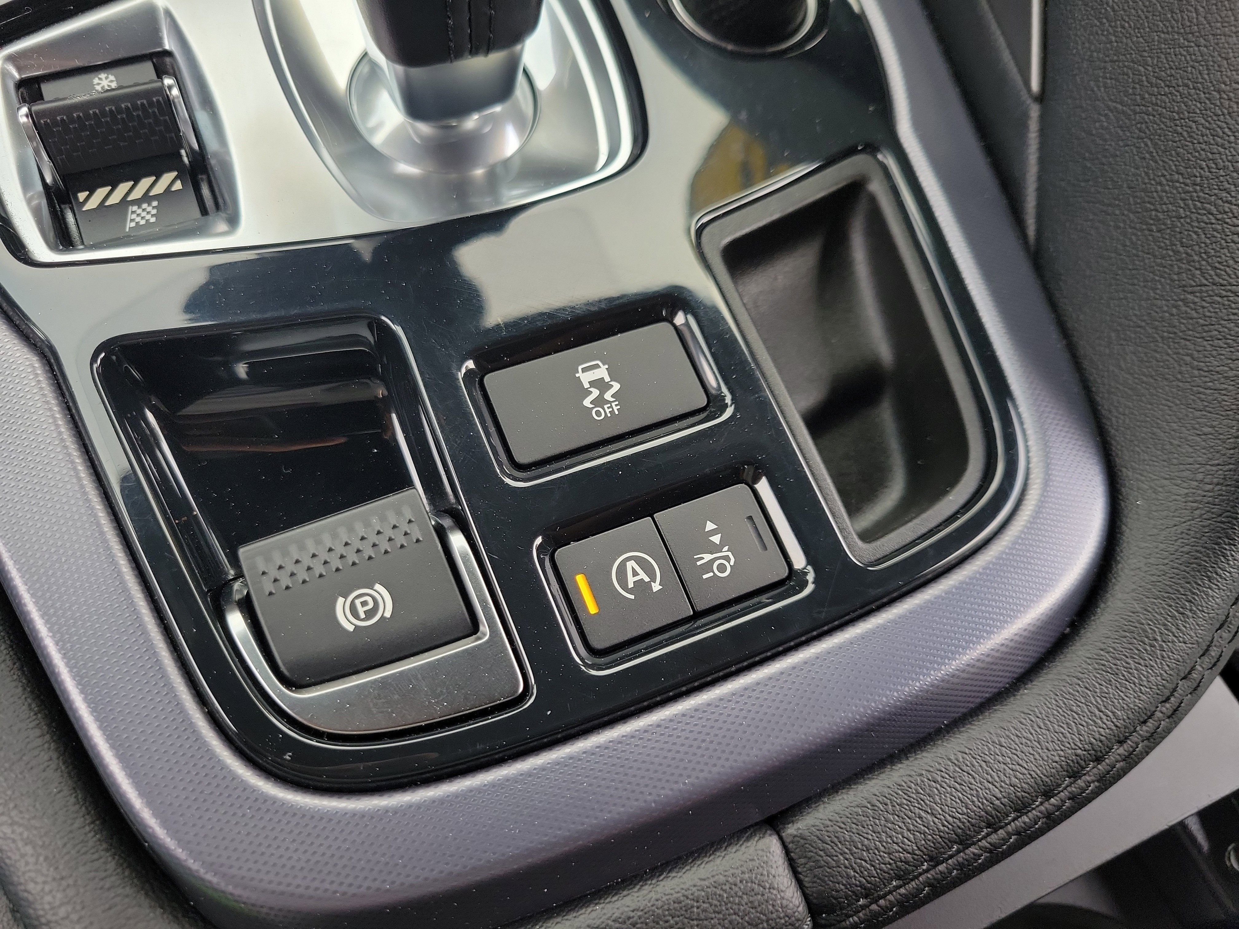 Used 2020 Jaguar F-TYPE Coupe image 24