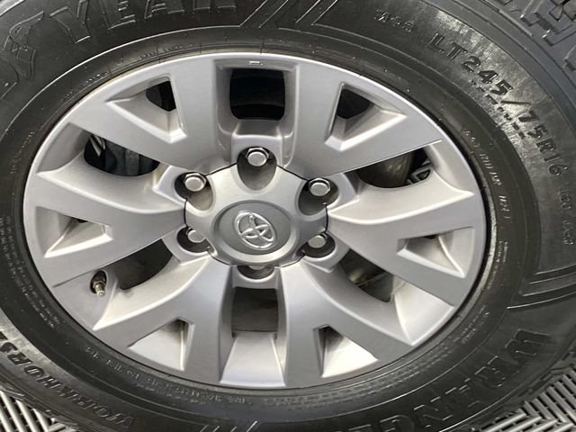 Used 2018 Toyota Tacoma SR5 AWD/4WD image 29