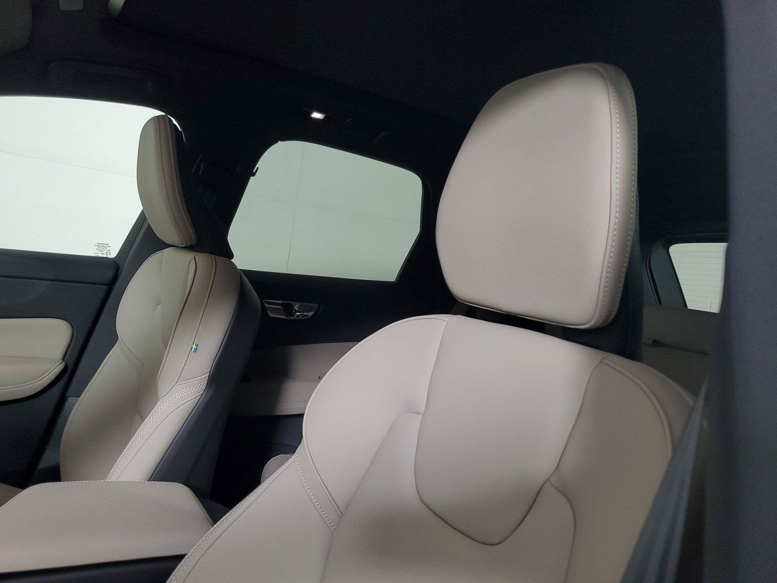 New 2027 Volvo XC60 B5 Core AWD/4WD image 23