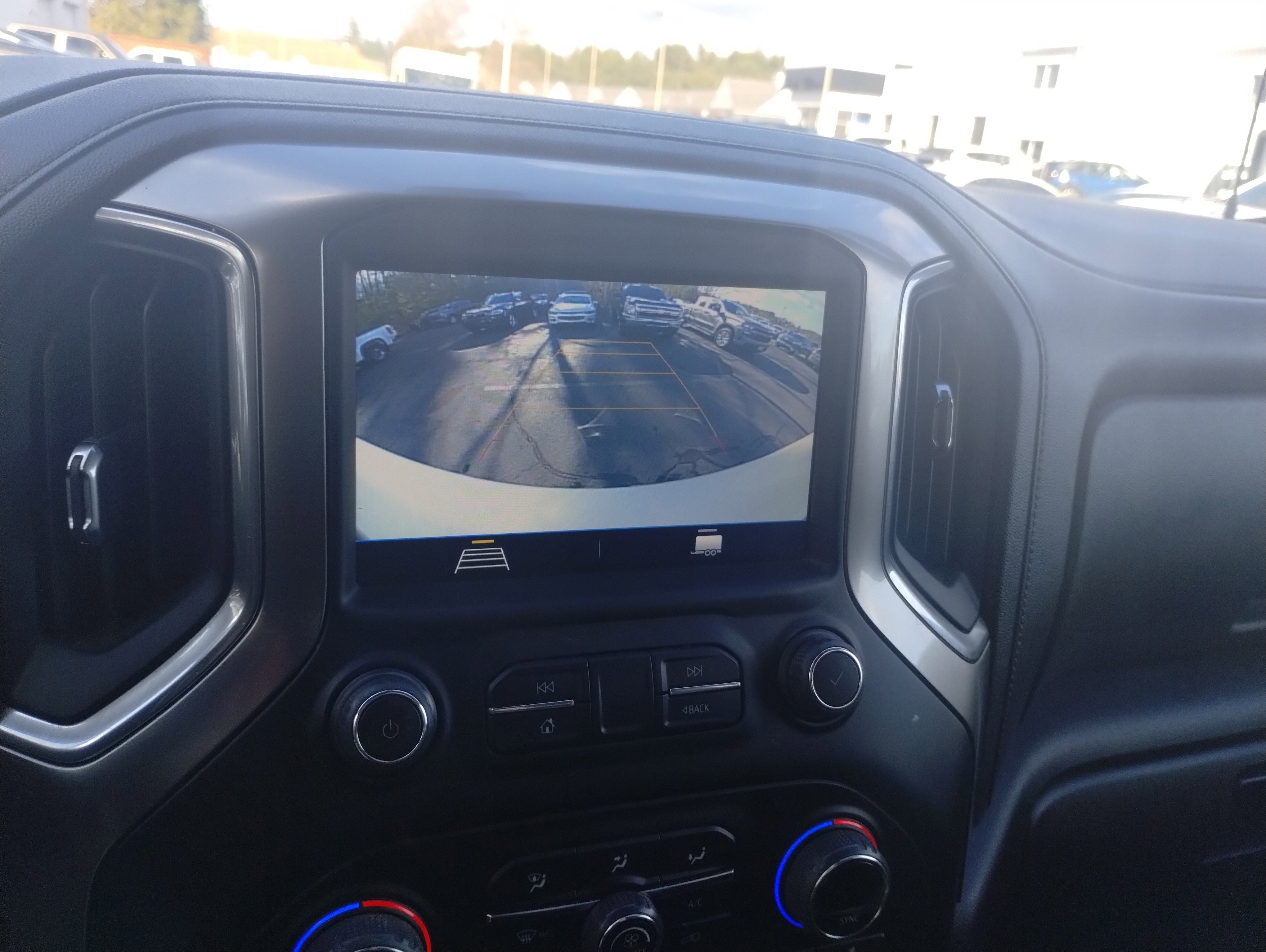 Used 2022 Chevrolet Silverado 1500 LT image 20